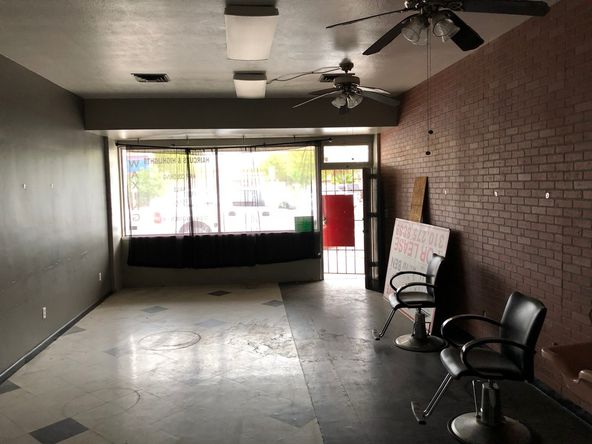 Retail Space Available on SWC of Clinton/Cedar in Fresno, CA: 4122 E Clinton Avenue, Fresno, CA 93703